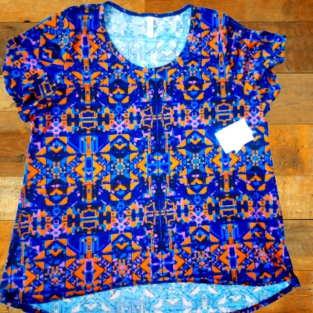 LulaRoe Abstract Classic T size 3x*